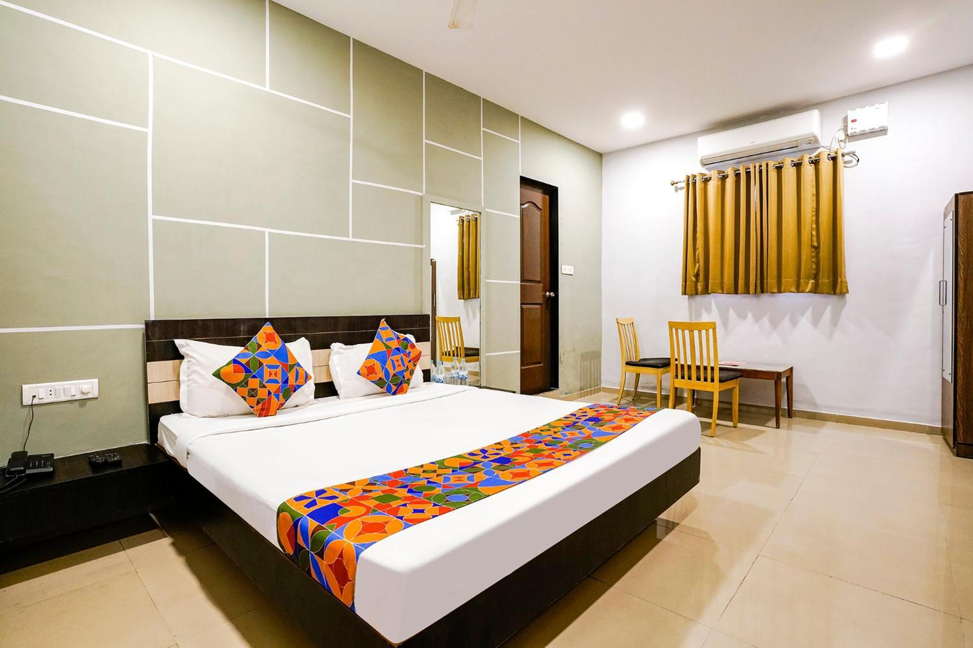OYO 74642 Hotel Rajmandir Bhatha Buitenkant foto