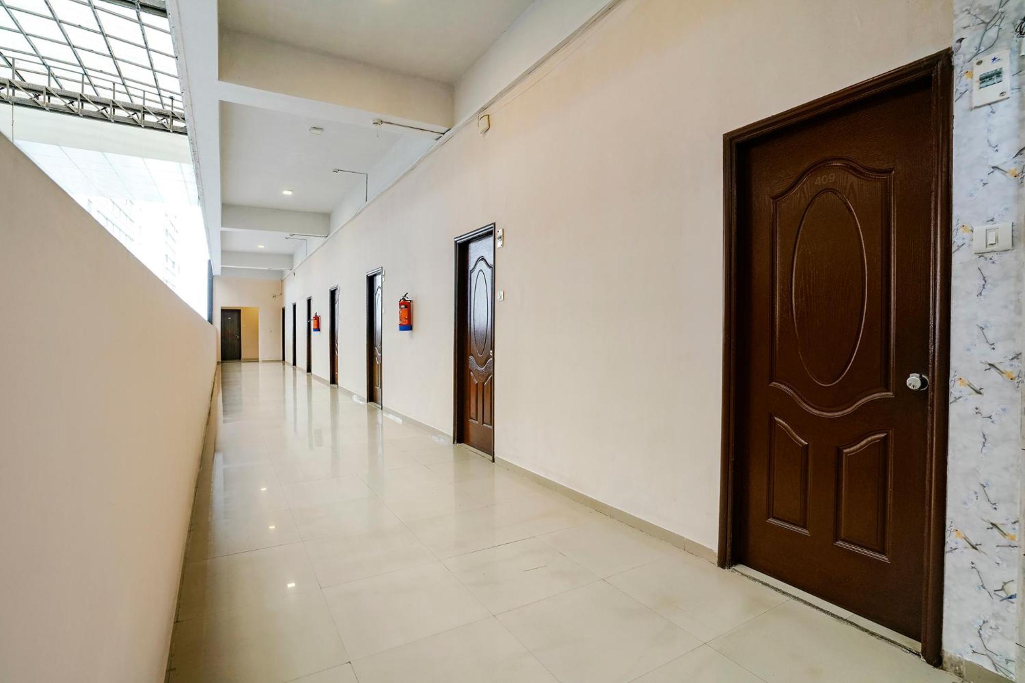 OYO 74642 Hotel Rajmandir Bhatha Buitenkant foto