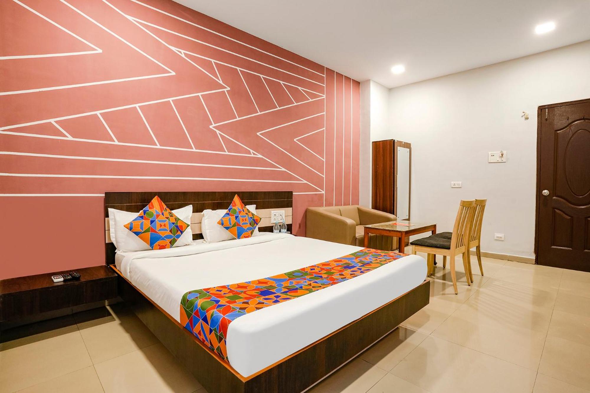 OYO 74642 Hotel Rajmandir Bhatha Buitenkant foto